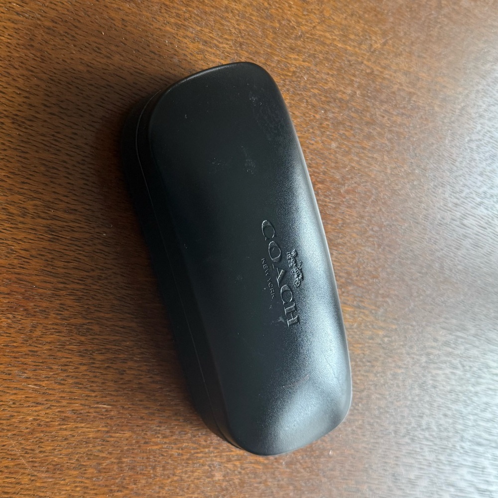 Coach sunglasses clamshell case - image 6